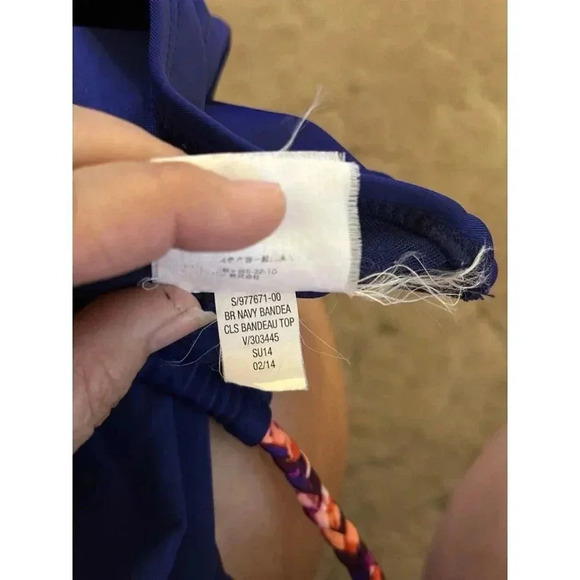 Old Navy Womens Bathing Suit Medium One Piece V Neck Halter Casual Swimsuit - Picture 5 of 5